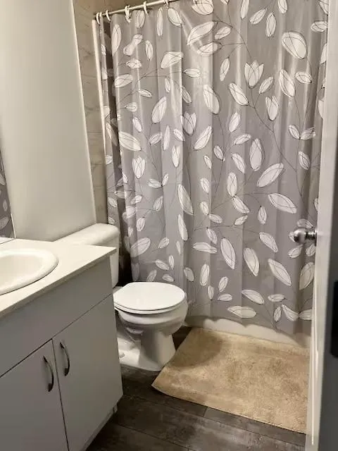 Kwatera prywatna Bedroom In Southwest D Edmonton Kanada
